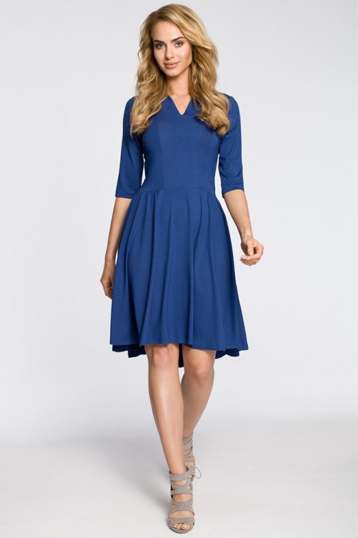 CM3045 Sukienka z marszczonym rozkloszowanym dołem - niebieska