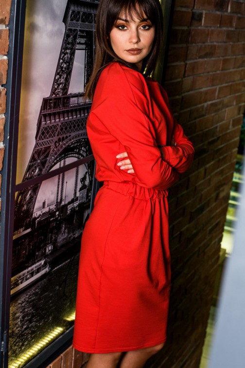 CM3443 Sukienka z gumą w pasie i długimi rękawami - czerwona