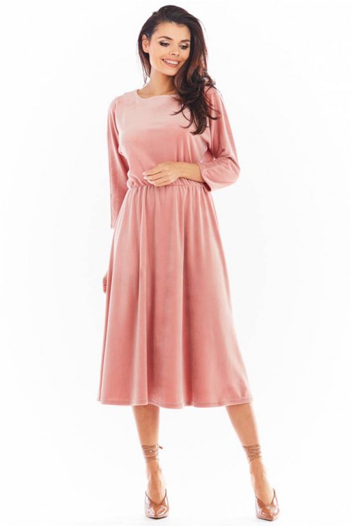 CM5747 Welurowa sukienka midi z rękawem 3/4 - różowa