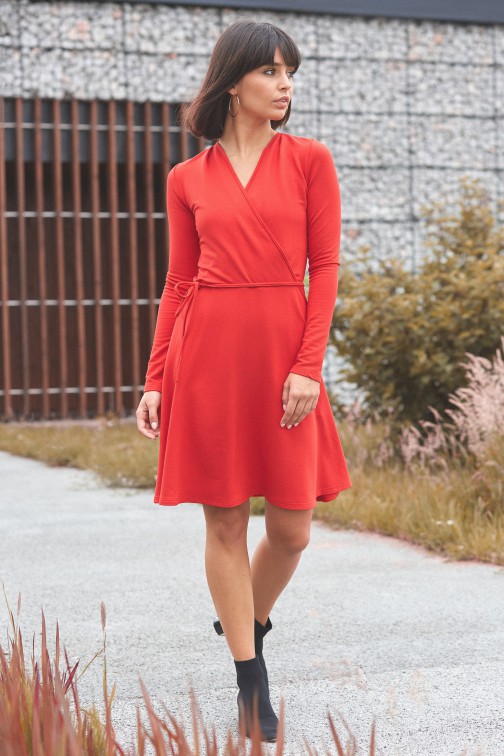 CM3821 Sukienka midi z wiązaniem - czerwona