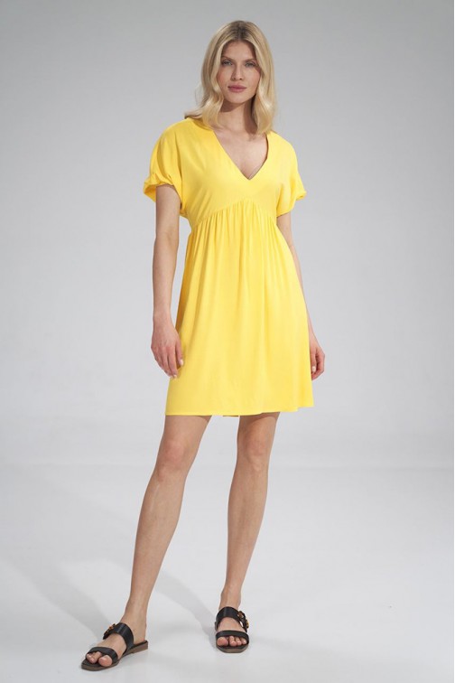CM6037 Trapezowa sukienka z dekoltem w serek - żółta