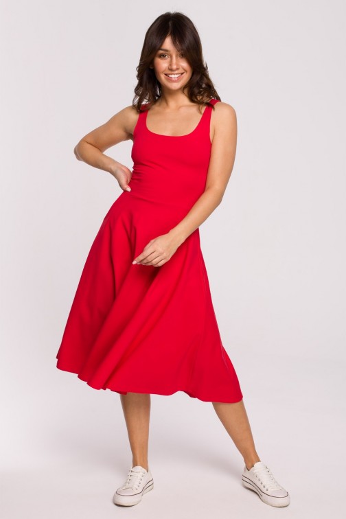 CM6486 Rozkloszowana sukienka na cienkich ramiączkach - czerwona