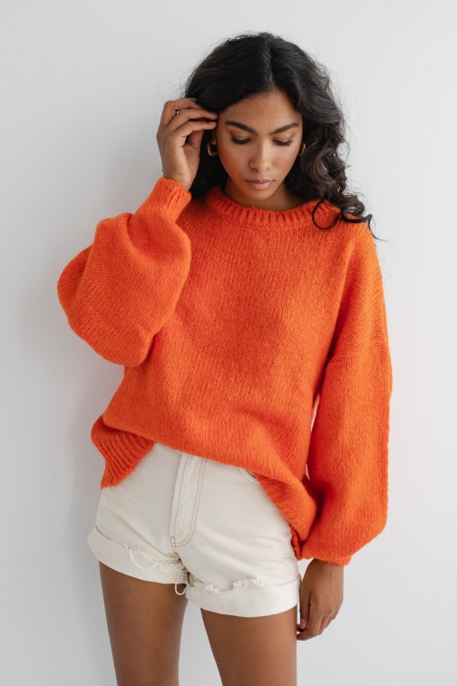 CM6737 Sweter oversize z bufiastymi rękawami - pomarańczowy