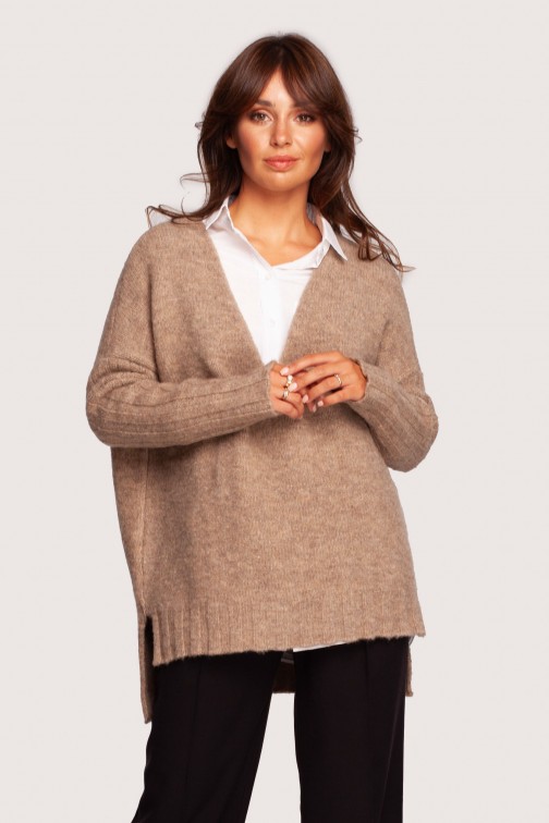 CM6876 Luźny sweter z głębokim dekoltem - jasnobrązowy